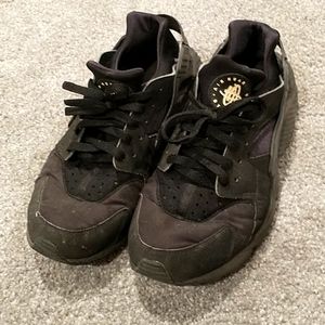 NIKE AIR HUARACHE RUN CASUAL SHOES